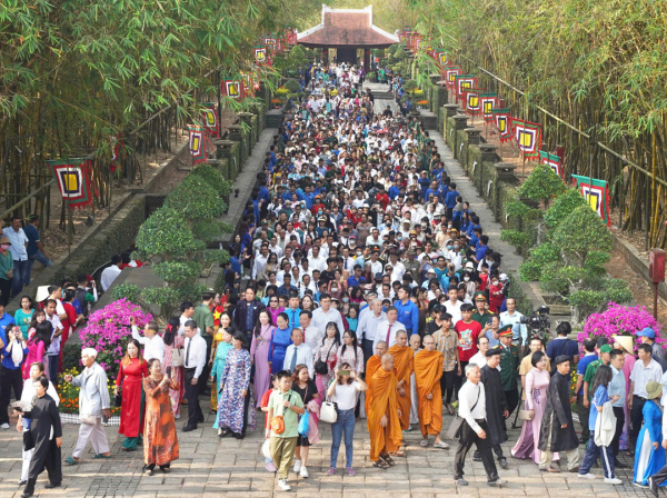 Lãnh đạo TP Hồ Chí Minh dâng hương tưởng nhớ công ơn Quốc Tổ Hùng Vương -0