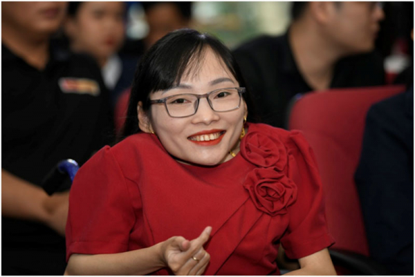 Giải thưởng “Bền Đam Mê” cùng cô giáo “Tâm thủy tinh” ươm mầm tri thức cho hàng trăm học sinh khó khăn -0