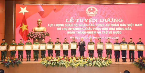 Thủ tướng Phạm Minh Chính chủ trì lễ tuyên dương lực lượng Quân đội nhân dân, Công an nhân dân -0