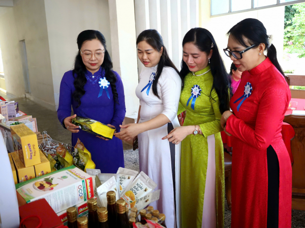Vĩnh Long kỳ vọng ngành du lịch góp phần đáng kể vào tăng trưởng kinh tế -0