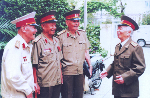 dong van cong-vo nguyen giap.jpg -0