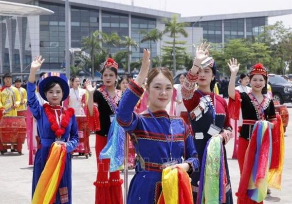 Tổng Bí thư, Chủ tịch nước Trung Quốc Tập Cận Bình đến Hà Nội, bắt đầu chuyến thăm cấp Nhà nước tới Việt Nam -0
