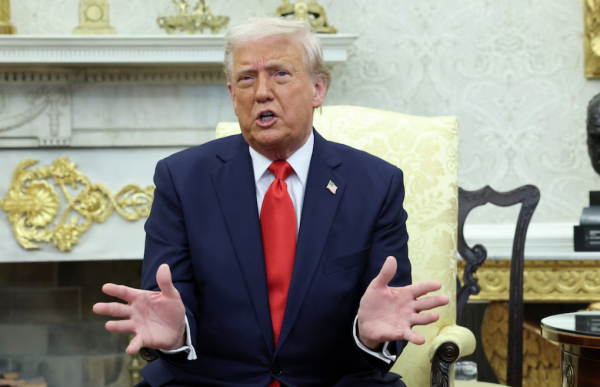Tổng thống Trump khởi động điều tra nhập khẩu dược phẩm và chip bán dẫn -0
