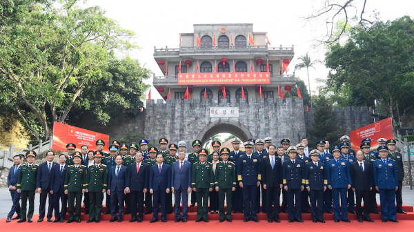 Bộ trưởng Bộ Quốc phòng Trung Quốc đón Đại tướng Phan Văn Giang và đoàn đại biểu cấp cao Bộ Quốc phòng Việt Nam sang dự giao lưu -0