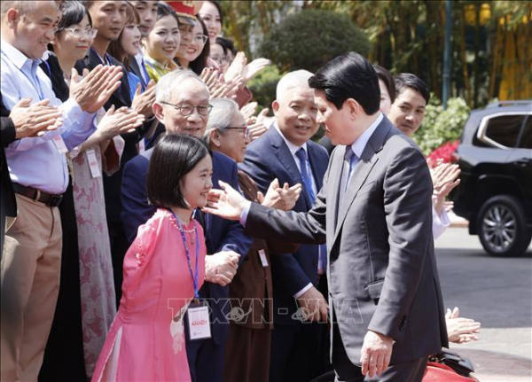 Chủ tịch nước Lương Cường gặp mặt các nhân vật trong chương trình 'Việc tử tế' -0