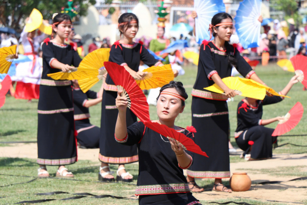Du khách sẽ trải nghiệm khinh khí cầu tại Tuần Văn hóa Thể thao Du lịch và Ẩm thực Ninh Thuận -0