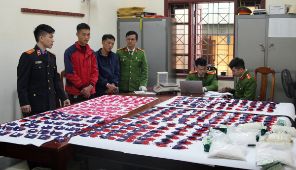Tận cùng nỗi đau khi “lá vàng” ngồi khóc “lá xanh” -0