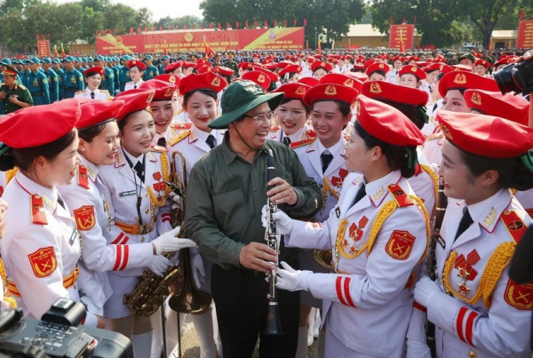 PM encourages forces ahead of 50th reunification anniversary parade -0