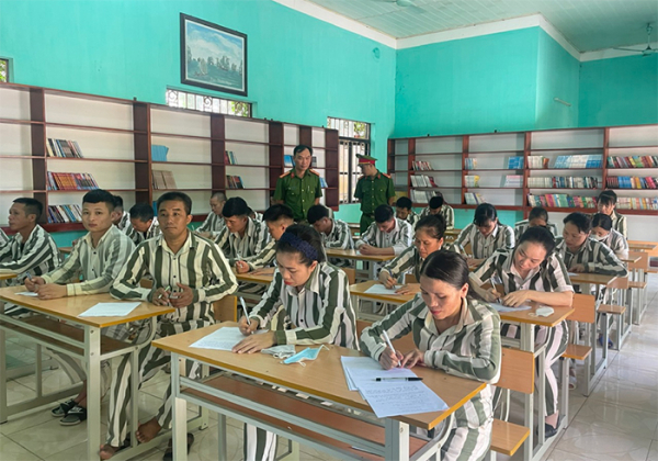 Mong ngóng ngày trở về -0