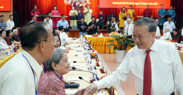 Toàn văn bài phát biểu của Tổng Bí thư Tô Lâm tại buổi Gặp mặt cán bộ lão thành cách mạng, người có công, gia đình chính sách tiêu biểu -1