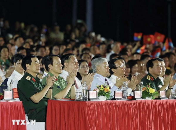 Hơn 1.000 nghệ sĩ, ca sĩ tham dự Chương trình nghệ thuật 