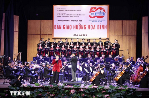 Tổng Bí thư Tô Lâm dự Chương trình hòa nhạc đặc biệt “ Bản giao hưởng hòa bình” -1