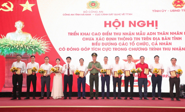 Tỉnh Hà Nam triển khai cao điểm  thu nhận mẫu ADN thân nhân các liệt sĩ  chưa xác định được danh tính -0