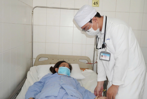 Suýt chết vì dùng thuốc hạ huyết áp quá liều -0