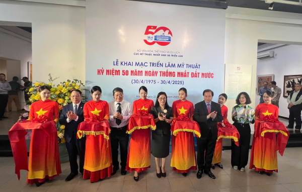 Triển lãm Mỹ thuật kỷ niệm 50 năm Ngày thống nhất đất nước  -0