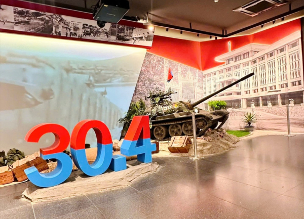 Triển lãm chuyên đề “Từ Hiệp định Paris đến Đại thắng mùa Xuân 1975” -0