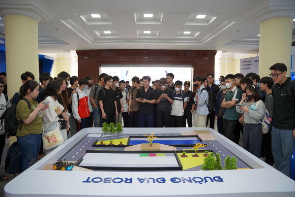 Cơ hội nào cho giới trẻ trước làn sóng bùng nổ công nghệ? -0