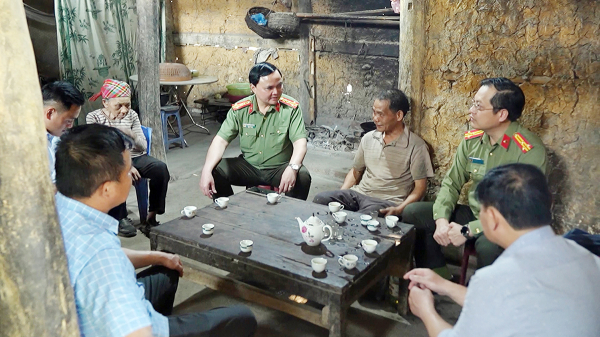Bài 4: Những căn nhà ấm áp nghĩa Đảng, tình dân -0