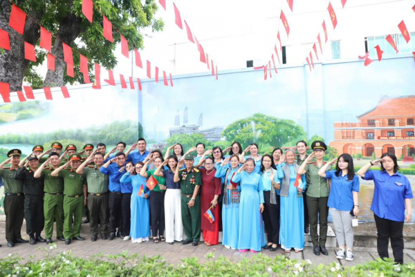 Công an TP Hồ Chí Minh khánh thành công trình bích họa “Việt Nam tươi đẹp” thứ 19  -0