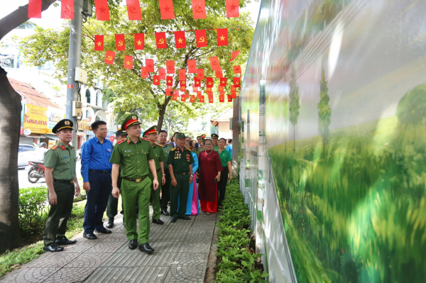 Công an TP Hồ Chí Minh khánh thành công trình bích họa “Việt Nam tươi đẹp” thứ 19  -1