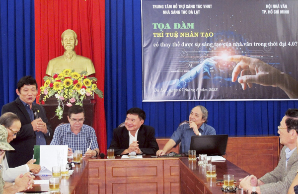 các nhà van tphcm th%3fo lu%3fn v%3f ai.jpg -0