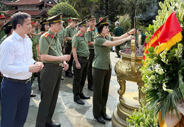 Công đoàn CAND tổ chức hoạt động sinh hoạt chính trị, an sinh xã hội tại huyện Định Hóa, tỉnh Thái Nguyên -1