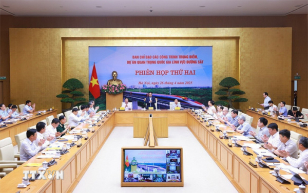 Thủ tướng: Triển khai các dự án đường sắt 'thần tốc, thần tốc hơn nữa' -0