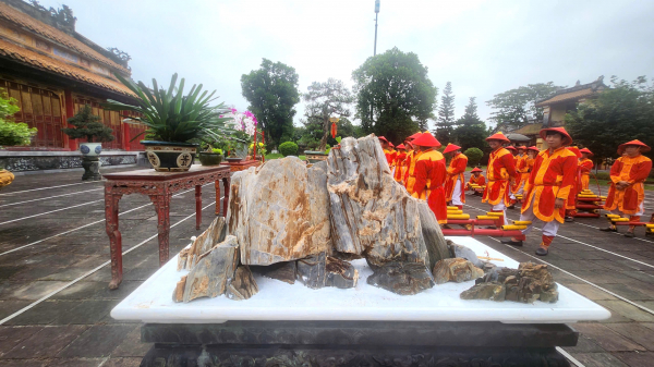Ấn tượng nghi thức cung tiến phong lan, cây kiểng tại Đại Nội Huế -0