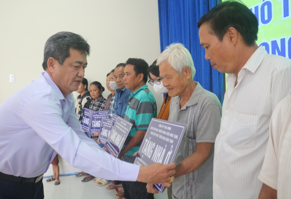 Trà Vinh hoàn thành việc xóa nhà tạm, nhà dột nát trước ngày 30/4 -0