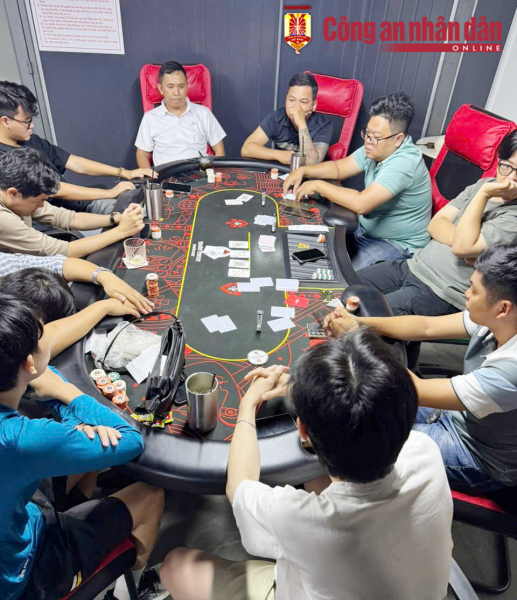 Triệt xoá điểm đánh bài Poker ăn tiền tại Khu dân cư giản viên Đại học Cần Thơ -0