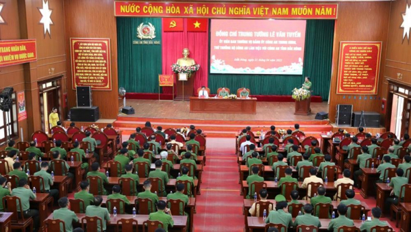 Deputy Minister Le Van Tuyen works with Dak Nong Provincial Police Department -0