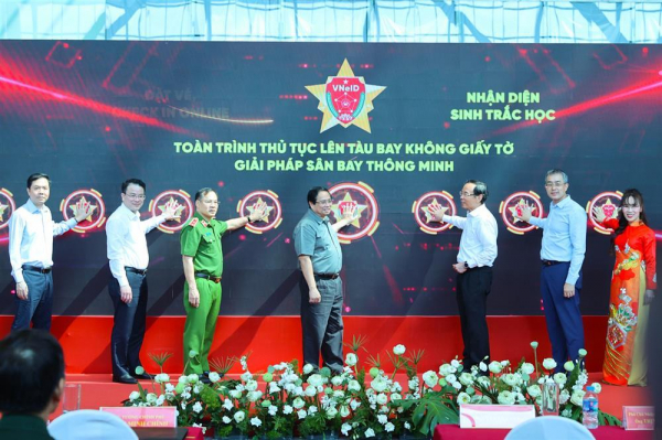 Prime Minister calls for expansion of paperless boarding solution -0