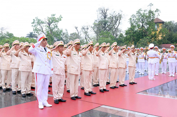 Lãnh đạo Đảng, Nhà nước, Bộ Công an vào Lăng viếng Chủ tịch Hồ Chí Minh -0