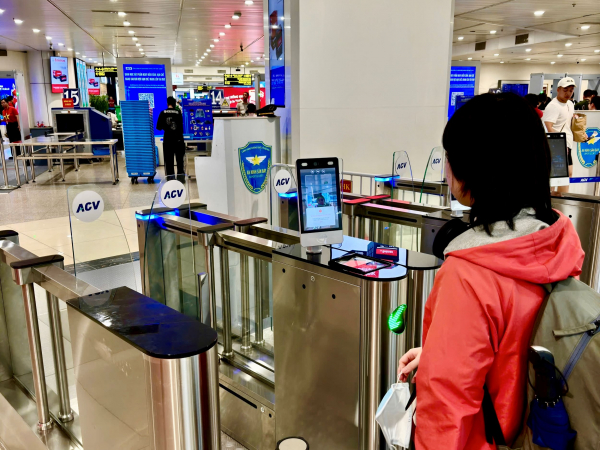 Từ 30/4: Đặt vé bay Vietjet và làm thủ tục dễ dàng bằng sinh trắc học trên ứng dụng VNeID -0