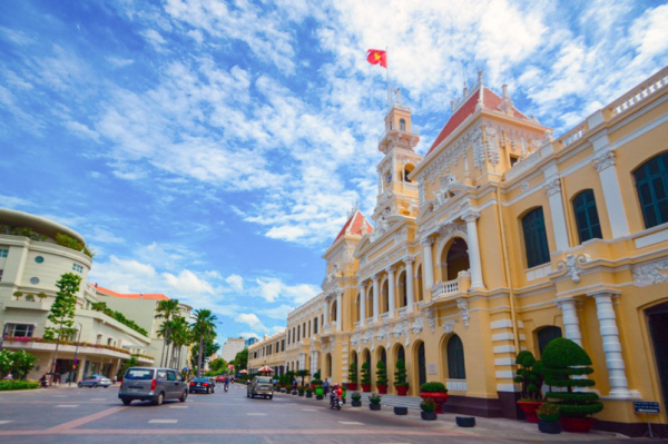 Miền Bắc chiều tối mưa to, TP Hồ Chí Minh trời nắng nóng -0