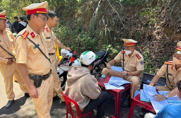 Kịp thời ngăn chặn 2 nhóm thanh niên tụ tập đua xe trái phép -0