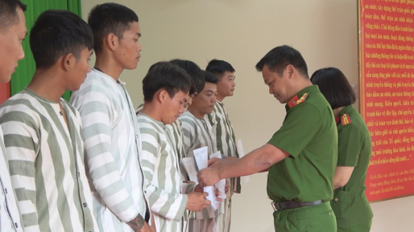 Công an tỉnh Lâm Đồng công bố quyết định đặc xá năm 2025 -0