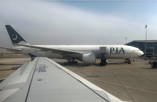 Ấn Độ đóng không phận với máy bay dân sự và quân sự Pakistan -0