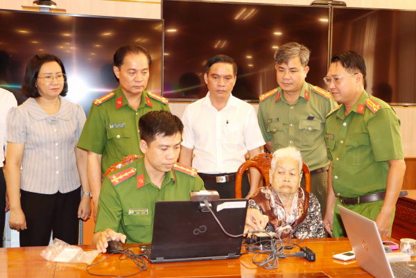 Công an Bạc Liêu tổ chức thu nhận mẫu ADN thân nhân liệt sĩ chưa xác định danh tính -2