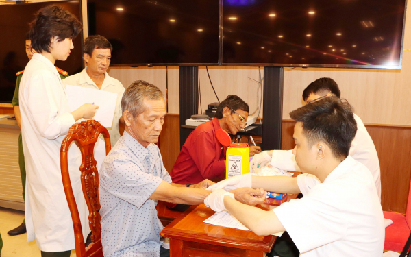 Công an Bạc Liêu tổ chức thu nhận mẫu ADN thân nhân liệt sĩ chưa xác định danh tính -0