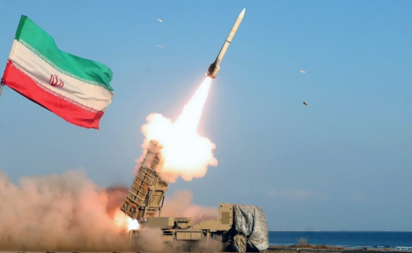 Iran bất ngờ công bố tên lửa đạn đạo thế hệ mới -0