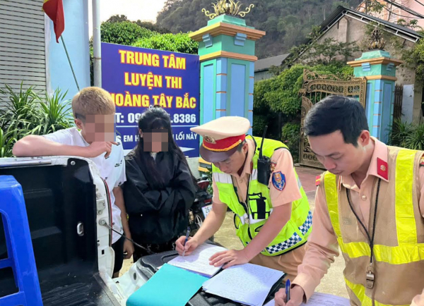 Đầu trần, đánh võng để 