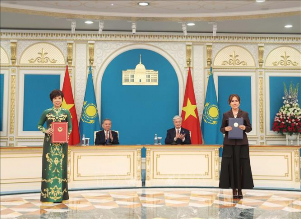 Tổng Bí thư Tô Lâm chứng kiến Lễ trao các văn kiện hợp tác song phương Việt Nam - Kazakhstan -3
