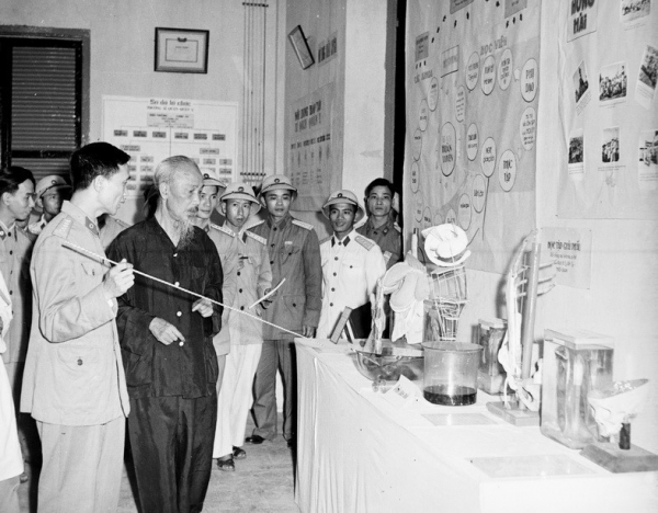 Triển lãm hàng ngàn tư liệu, hình ảnh về Chủ tịch Hồ Chí Minh -1
