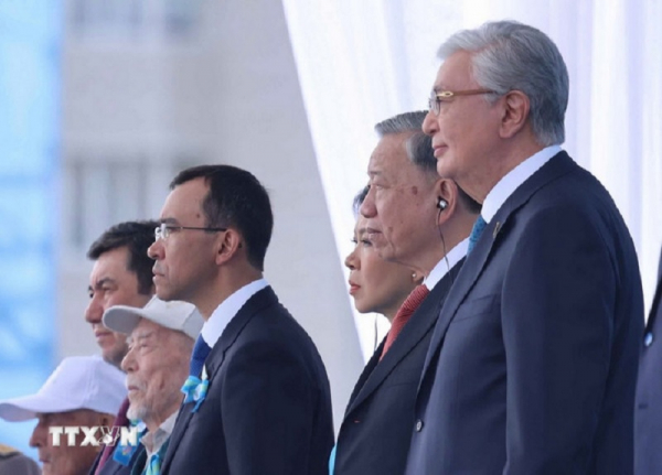 Tổng Bí thư dự duyệt binh Kỷ niệm Chiến thắng phátxít tại thủ đô Kazakhstan -0
