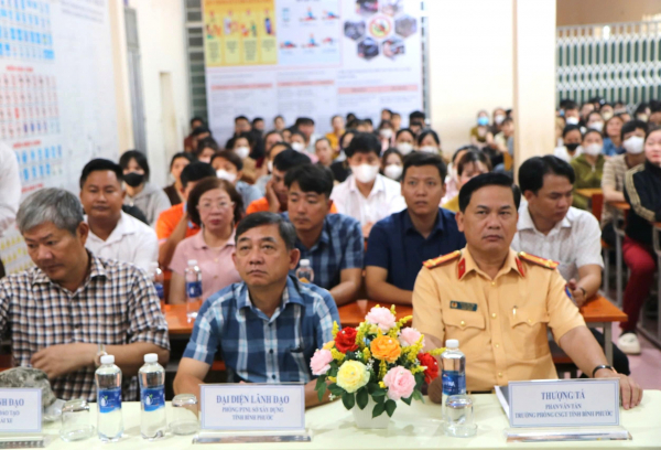 Công an Bình Phước khai mạc kỳ sát hạch lái xe đầu tiên -0