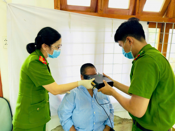 Công an tỉnh Bến Tre cấp Căn cước cho đối tượng bảo trợ xã hội -1