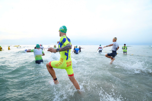 2 nữ vận động viên Việt Nam lập kỳ tích tại IRONMAN 70.3 Đà Nẵng 2025 -0