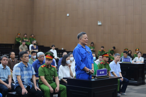 Cựu Thứ trưởng Bộ Tài nguyên và Môi trường thừa nhận sai phạm cấp phép khai thác đất hiếm -0
