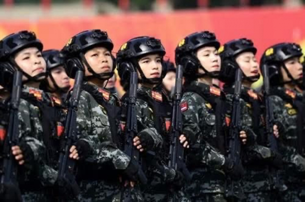 Những người góp phần tôn lên dáng vóc của người chiến sĩ Công an -0